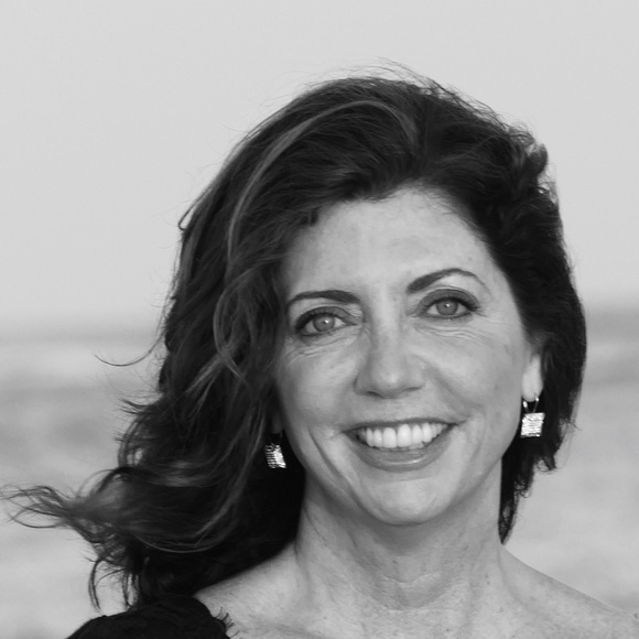 Meet your Posher, Amberle - Picture 1 of 1